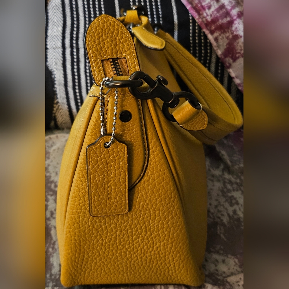 Coach Cary Leather Shoulder Bag Yellow - Picture 6 of 9